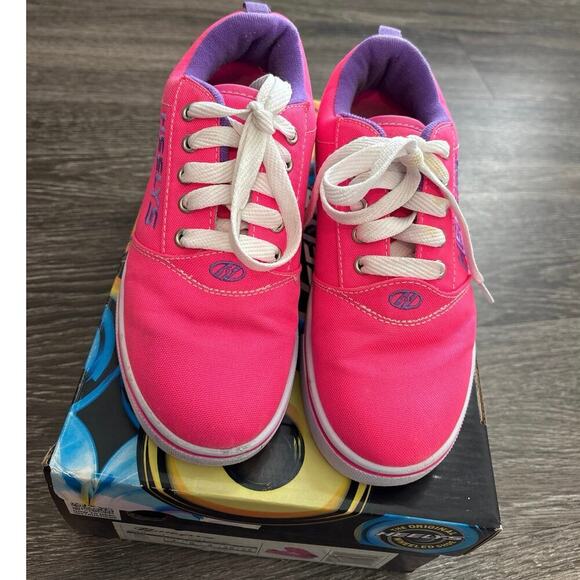 Heelys Pro 20 Sneaker In Pink Size 4 Youth - Picture 3 of 9